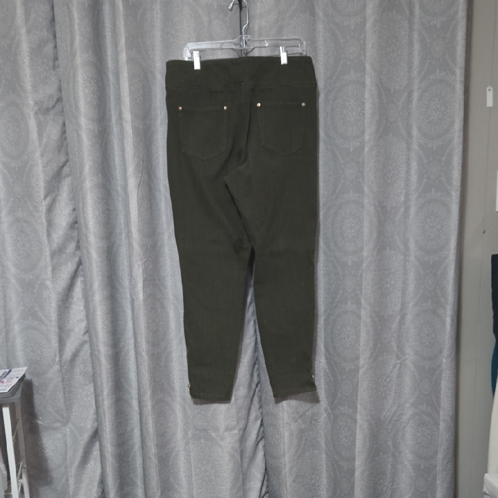 Belle by Kim Gravel Women's Skinny Jeans - Olive Green